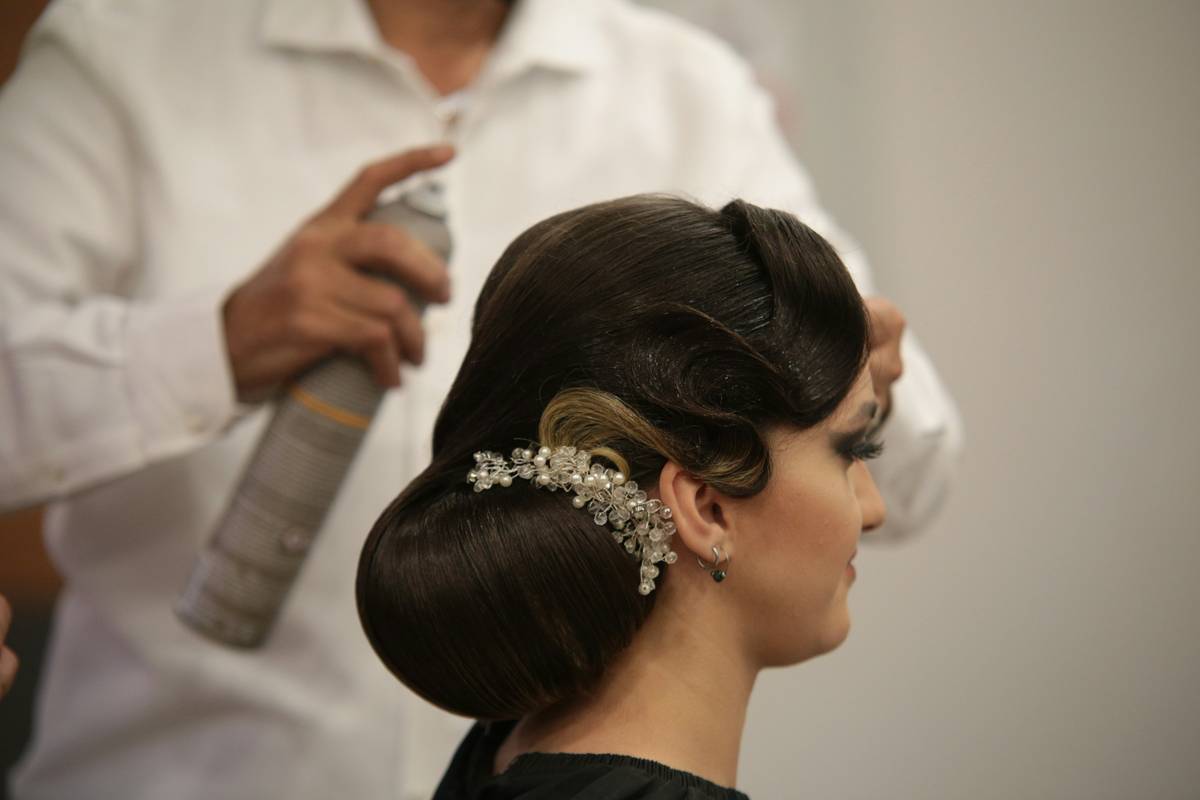 Why Stylish Clips Are the Underrated Power Move in Modern Hair Styling