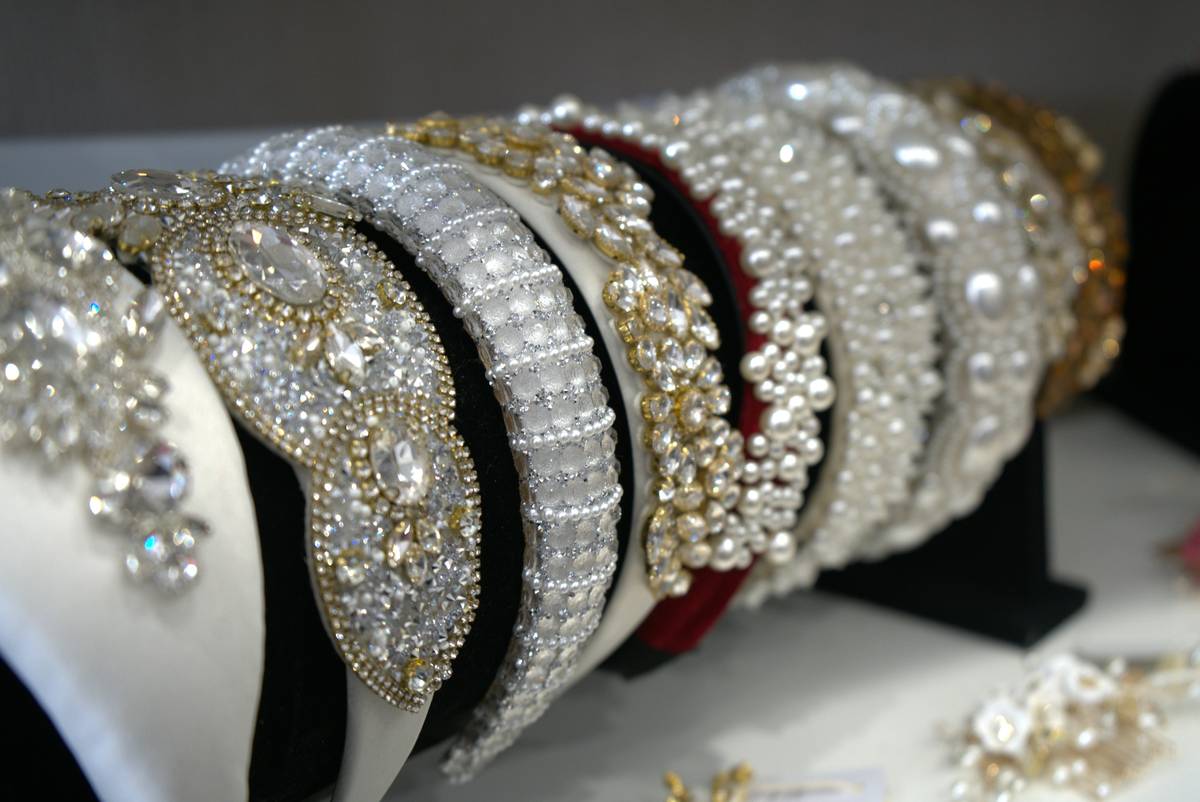 Why Most Hair Barrettes Fail—And How to Choose the Right Decorative Designs